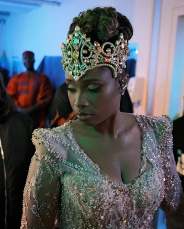 Jennifer Hudson wearing a special crown