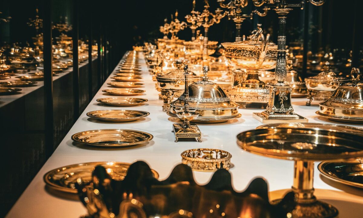luxurious golden tableware elegantly arranged